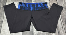 Load image into Gallery viewer, lululemon black/blue cropped leggings - Hers size 6
