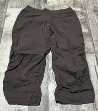 Load image into Gallery viewer, lululemon brown capris - Hers size approx S

