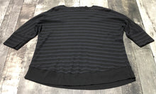 Load image into Gallery viewer, Splendid black/navy 3/4 sleeve sweater  - Hers size M
