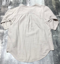 Load image into Gallery viewer, Community beige 3/4 sleeve tunic shirt - Hers size XXS
