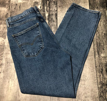 Load image into Gallery viewer, Levi blue 70s high rise slim straight jeans - Hers size 31
