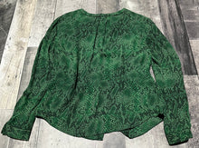 Load image into Gallery viewer, Babaton green/black blouse - Hers size S
