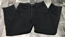Load image into Gallery viewer, Topshop black high rise jeans - Hers size 26
