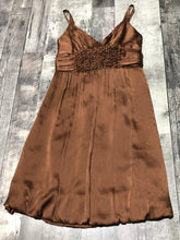 Load image into Gallery viewer, BCBG brown dress - Hers size 0
