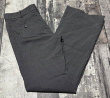 Load image into Gallery viewer, Club Monaco grey low rise dress pants - Hers size 6
