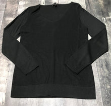 Load image into Gallery viewer, Banana Republic black long sleeve top  - Hers size M
