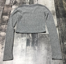 Load image into Gallery viewer, Wilfred Free grey crop long sleeve - Hers size XXS
