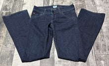Load image into Gallery viewer, Hudson dark blue low rise fare jeans - Hers size 28
