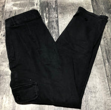 Load image into Gallery viewer, Wilfred Free black high rise cargo pants - Hers size 2
