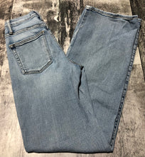 Load image into Gallery viewer, Silver Jean Co blue high rise jeans - Hers size 24
