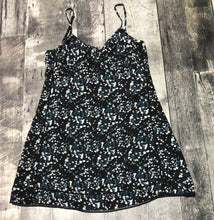 Load image into Gallery viewer, Sunday Best black/white/teal mini dress - Hers size 6
