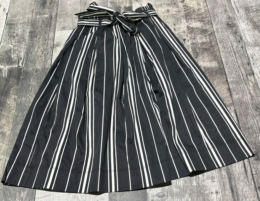 H&M black/white skirt - Hers size 2