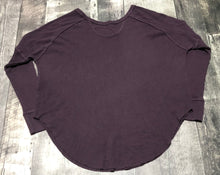 Load image into Gallery viewer, Tna dark purple 3/4 sleeve shirt - Hers size XS
