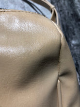 Load image into Gallery viewer, Matt &amp; Nat pale yellow purse
