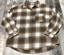 Load image into Gallery viewer, Garage brown/cream oversized button up - Hers size XS

