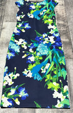 Load image into Gallery viewer, Vince Camuto navy/green dress - Hers size 6
