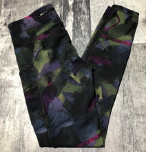 Load image into Gallery viewer, lululemon black/purple/green leggings - Hers size 6
