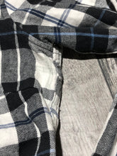 Load image into Gallery viewer, TNA white/black/blue button up plaid - Hers size M
