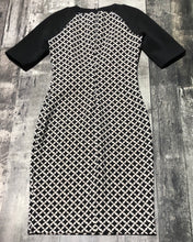 Load image into Gallery viewer, Michael Kors black/white dress - Hers size 0
