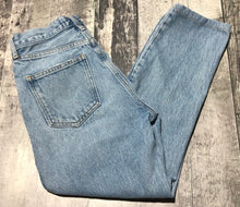 Load image into Gallery viewer, Agolde blue high rise slim jeans - Hers size 24
