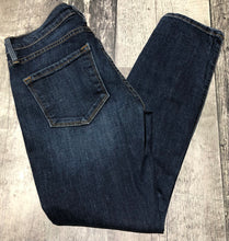 Load image into Gallery viewer, Frame low rise skinny jeans - Hers size 25

