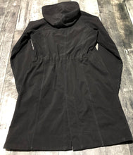 Load image into Gallery viewer, lululemon black long light jacket - Hers size approx S
