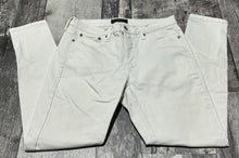 Load image into Gallery viewer, Banana Republic white mid rise skinny jeans - Hers size 27
