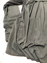 Load image into Gallery viewer, lululemon black light jacket - Hers size 6
