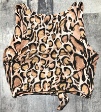 Load image into Gallery viewer, Babaton black/cream/brown crop tank top - Hers size XS
