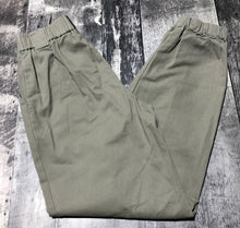 Load image into Gallery viewer, TNA beige high rise jogger pants - Hers size XXS
