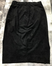 Load image into Gallery viewer, Wilfred Free black fake suede skirt - Hers size 2

