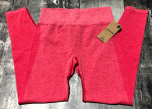 Load image into Gallery viewer, Pink pink seamless leggings - Hers size M
