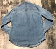 Load image into Gallery viewer, Levi blue long sleeve button up - Hers size XS
