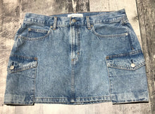 Load image into Gallery viewer, Denim Forum blue short denim skirt - Hers size 31
