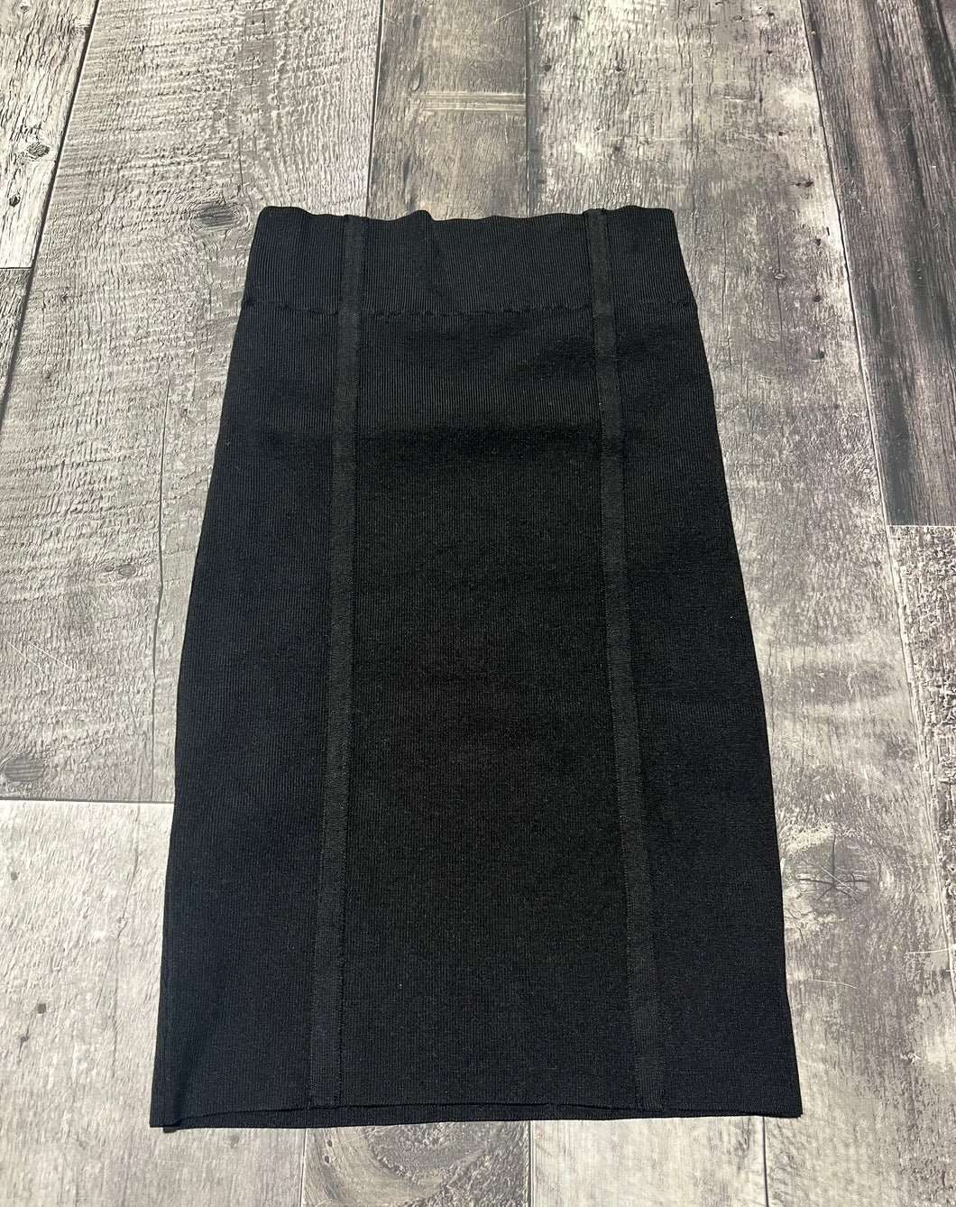 BCBG black skirt - Hers size M
