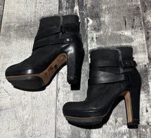 Load image into Gallery viewer, BCBG black heel booties - Hers size 9
