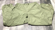 Load image into Gallery viewer, TNA green joggers - Hers size M
