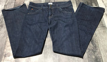 Load image into Gallery viewer, Hudson dark blue mis rise jeans - Hers size 29
