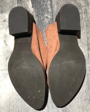 Load image into Gallery viewer, Very Volatile dusty rose mule - Hers size 9
