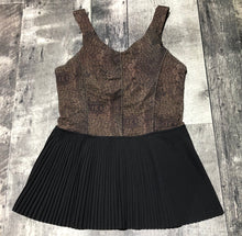 Load image into Gallery viewer, lululemon brown/black peplum athletic tank top - Hers size 6
