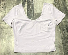 Load image into Gallery viewer, lululemon lavender cropped athletic top - Hers size approx s
