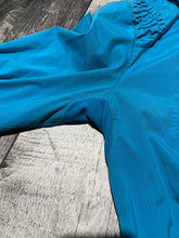 Load image into Gallery viewer, lululemon blue/black light jacket - Hers size 6
