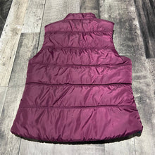 Load image into Gallery viewer, American Eagle purple vest - Hers size S
