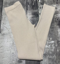 Load image into Gallery viewer, Babaton cream lounge leggings - Hers size XS
