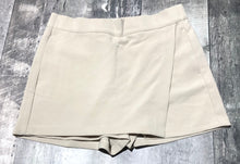 Load image into Gallery viewer, Frank and Oak beige skort - Hers size M
