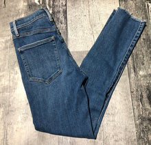 Load image into Gallery viewer, Denim Forum blue high rise skinny jeans - Hers size 23
