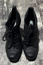 Load image into Gallery viewer, Arnold Churgin black heels - Hers size 35
