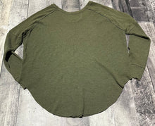 Load image into Gallery viewer, TNA green long sleeve - Hers size S
