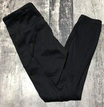 Load image into Gallery viewer, lululemon black leggings - Hers size 2
