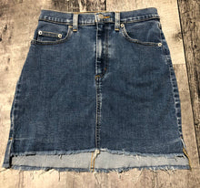 Load image into Gallery viewer, Wilfred Free blue denim skirt - Hers size 2
